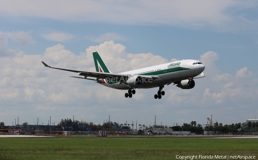 Alitalia Airbus A330-202 (EI-EJJ) | Photo 313165