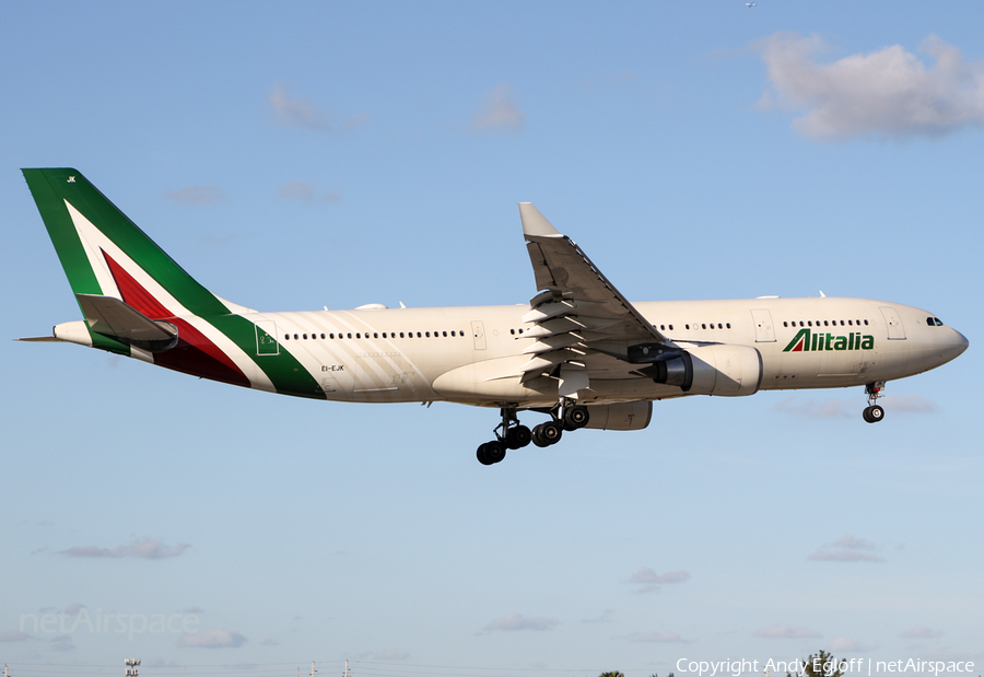 Alitalia Airbus A330-202 (EI-EJK) | Photo 369450
