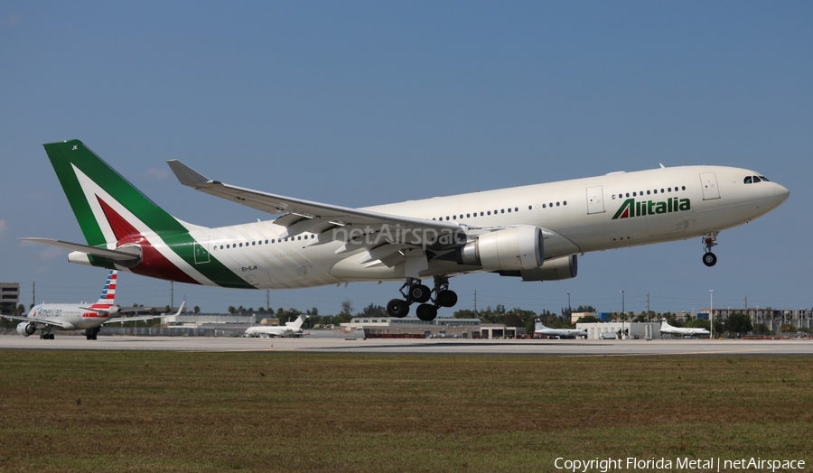 Alitalia Airbus A330-202 (EI-EJK) | Photo 577812
