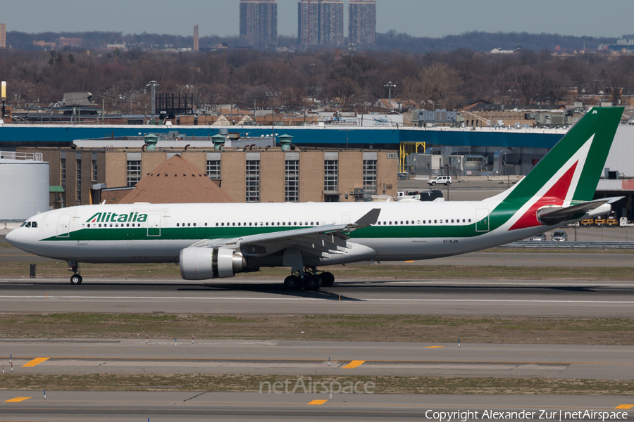 Alitalia Airbus A330-202 (EI-EJN) | Photo 158374