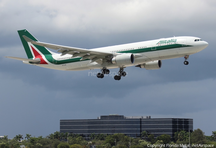Alitalia Airbus A330-202 (EI-EJN) | Photo 577948