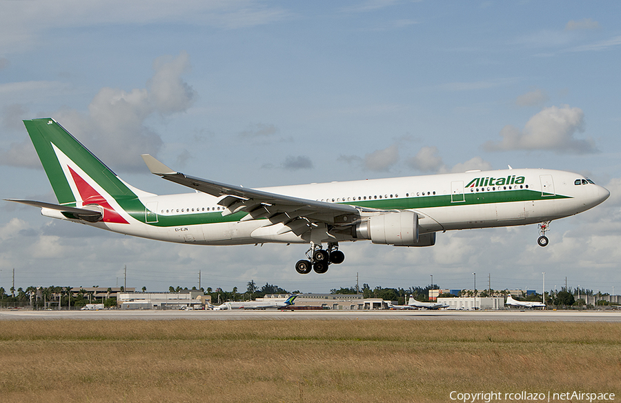 Alitalia Airbus A330-202 (EI-EJN) | Photo 90260