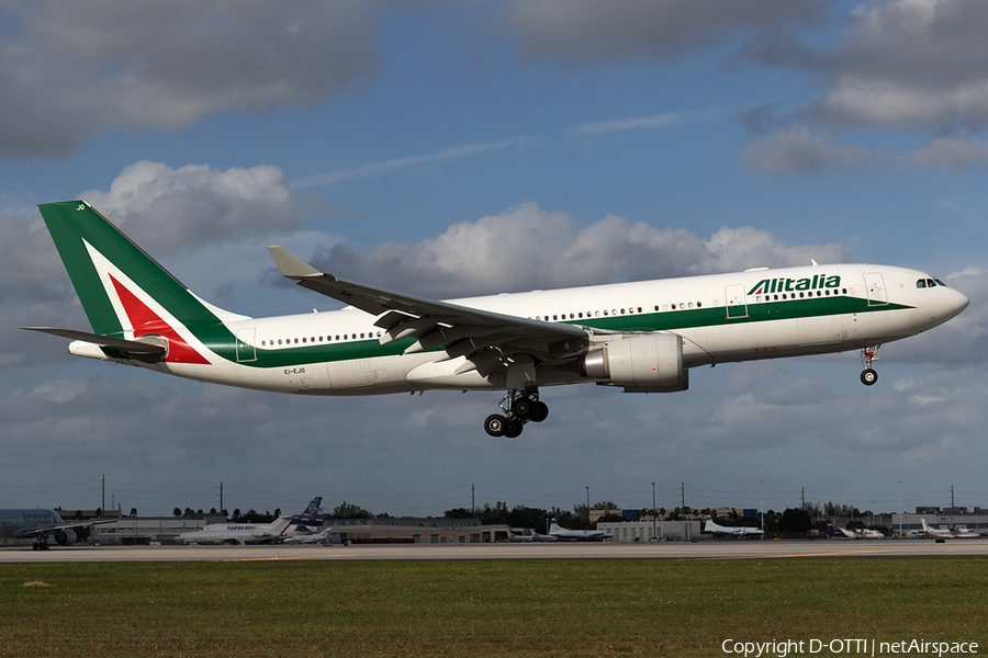 Alitalia Airbus A330-202 (EI-EJO) | Photo 138761