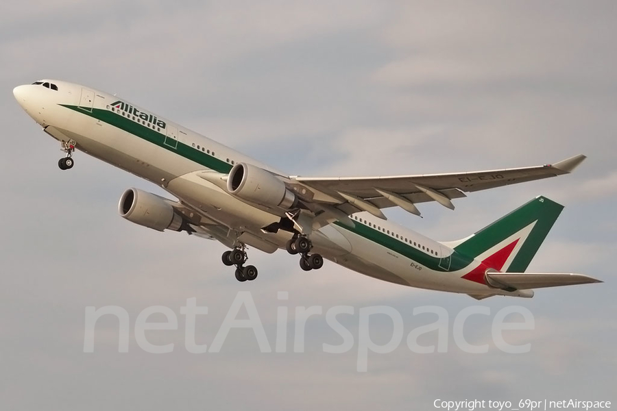 Alitalia Airbus A330-202 (EI-EJO) | Photo 68653