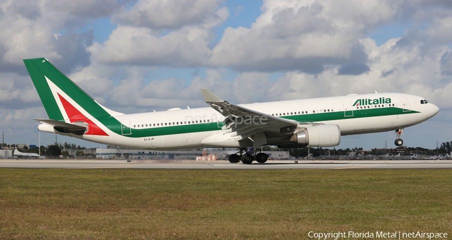 Alitalia Airbus A330-202 (EI-EJP) | Photo 577952