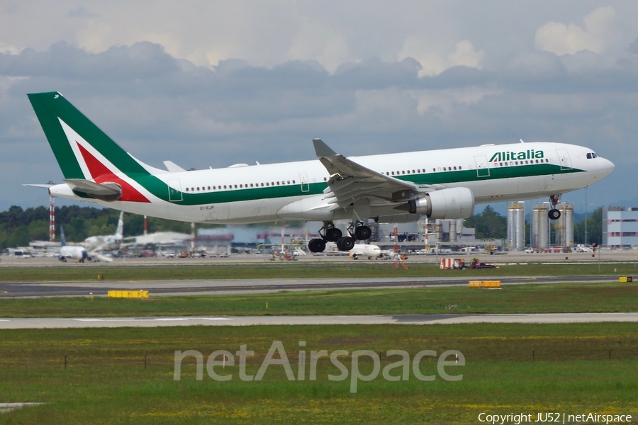 Alitalia Airbus A330-202 (EI-EJP) | Photo 325749