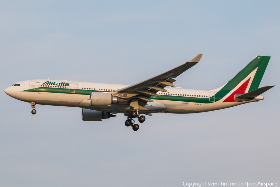 Alitalia Airbus A330-202 (EI-EJP) | Photo 352158