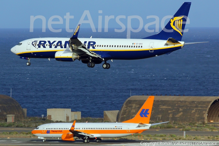 Ryanair Boeing 737-8AS (EI-EKC) | Photo 337145