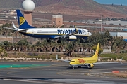 Ryanair Boeing 737-8AS (EI-EKG) at  Gran Canaria, Spain