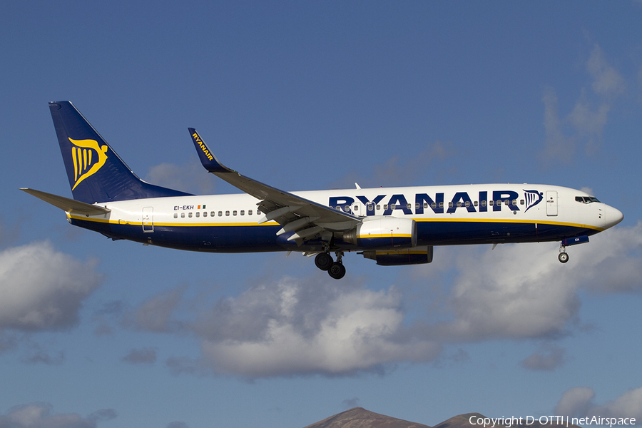 Ryanair Boeing 737-8AS (EI-EKH) | Photo 327052