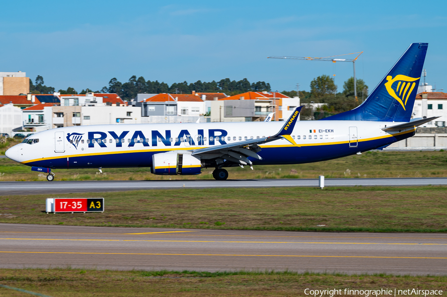 Ryanair Boeing 737-8AS (EI-EKH) | Photo 645579