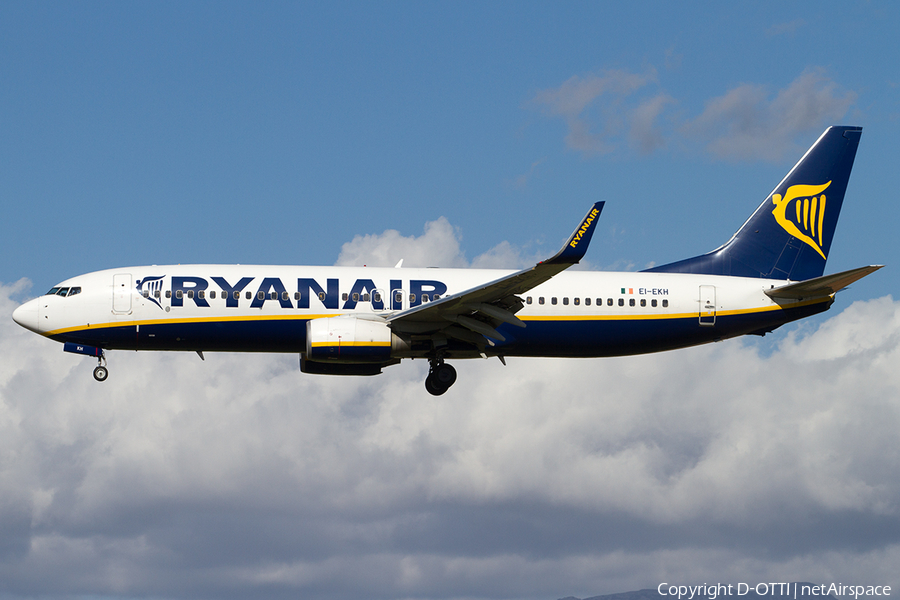 Ryanair Boeing 737-8AS (EI-EKH) | Photo 518980