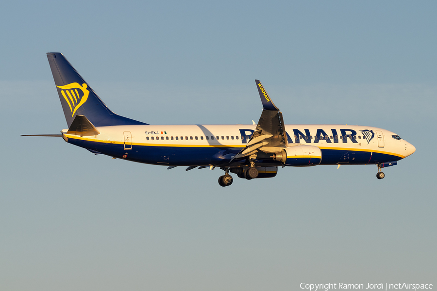 Ryanair Boeing 737-8AS (EI-EKJ) | Photo 416325