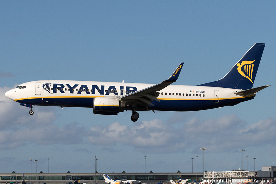 Ryanair Boeing 737-8AS (EI-EKR) | Photo 150637