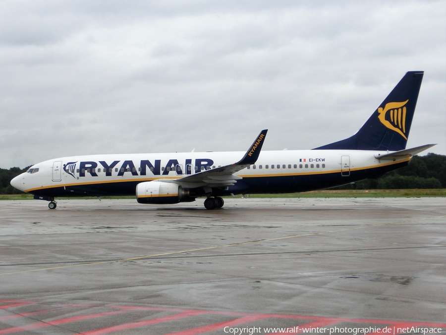 Ryanair Boeing 737-8AS (EI-EKW) | Photo 406875