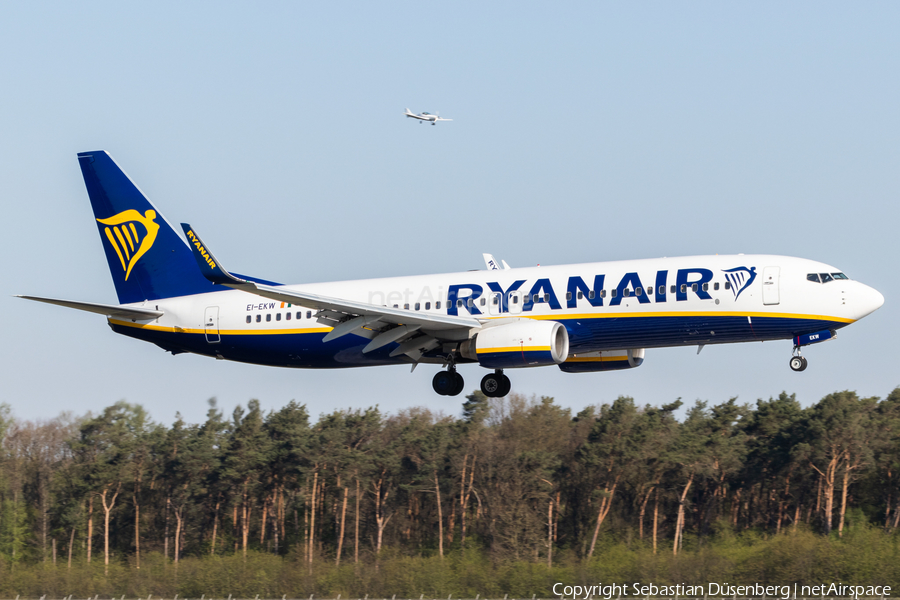 Ryanair Boeing 737-8AS (EI-EKW) | Photo 316467