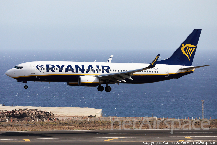 Ryanair Boeing 737-8AS (EI-EKX) | Photo 468987