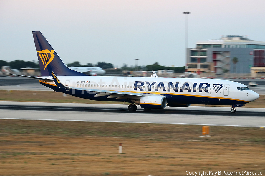Ryanair Boeing 737-8AS (EI-EKY) | Photo 344307