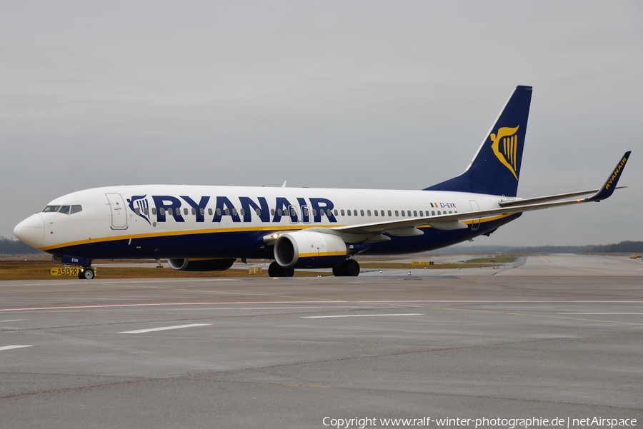 Ryanair Boeing 737-8AS (EI-EVK) | Photo 555252