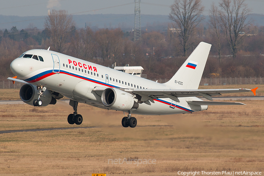 Rossiya - Russian Airlines Airbus A319-112 (EI-EZC) | Photo 68833