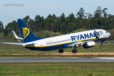 Ryanair Boeing 737-8AS (EI-FEG) at  Porto, Portugal