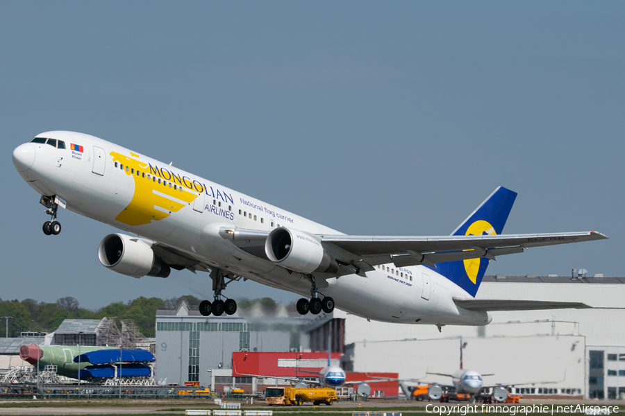 MIAT Mongolian Airlines Boeing 767-3BG(ER) (EI-FGN) | Photo 425174