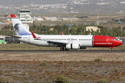 Norwegian Air Shuttle Boeing 737-8FZ (EI-FHH) at  Tenerife Sur - Reina Sofia, Spain