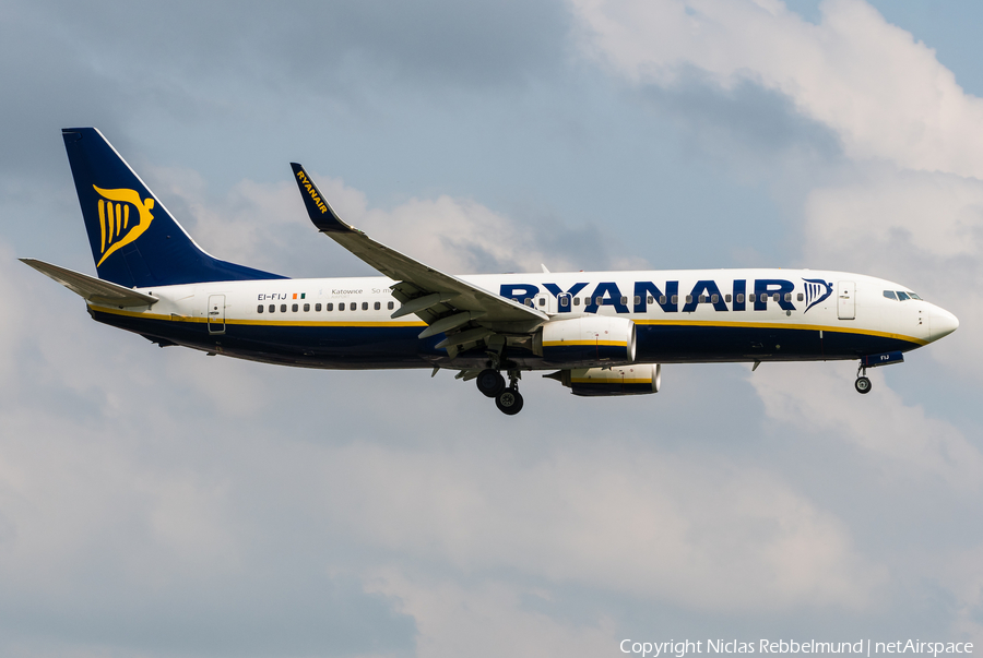 Ryanair Boeing 737-8AS (EI-FIJ) | Photo 331001