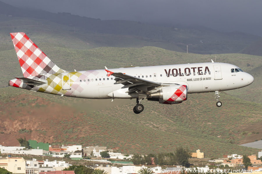 Volotea Airbus A319-112 (EI-FMT) | Photo 135803