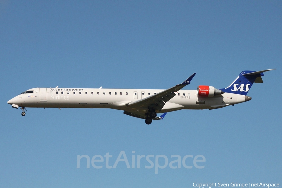 SAS - Scandinavian Airlines Bombardier CRJ-900LR (EI-FPB) | Photo 375898