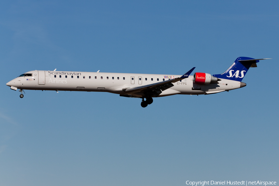 SAS - Scandinavian Airlines Bombardier CRJ-900LR (EI-FPG) | Photo 422104