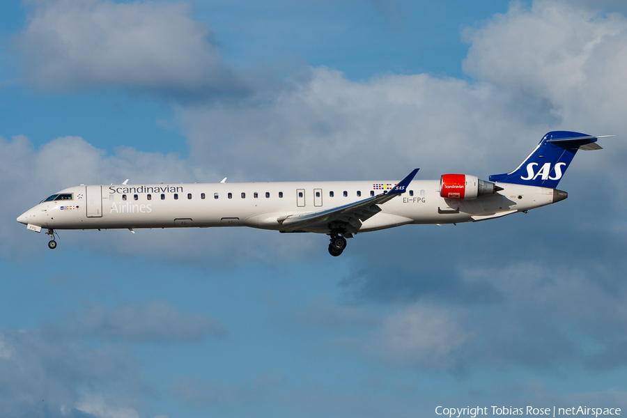 SAS - Scandinavian Airlines Bombardier CRJ-900LR (EI-FPG) | Photo 324242