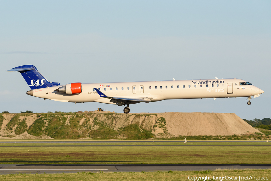 SAS - Scandinavian Airlines Bombardier CRJ-900LR (EI-FPU) | Photo 469792