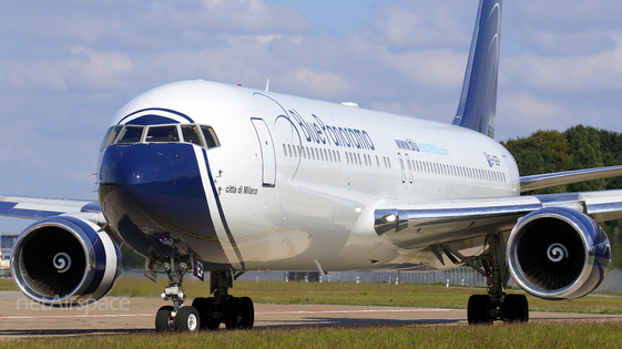 Blue Panorama Airlines Boeing 767-323(ER) (EI-GEP) at  Hamburg - Fuhlsbuettel (Helmut Schmidt), Germany