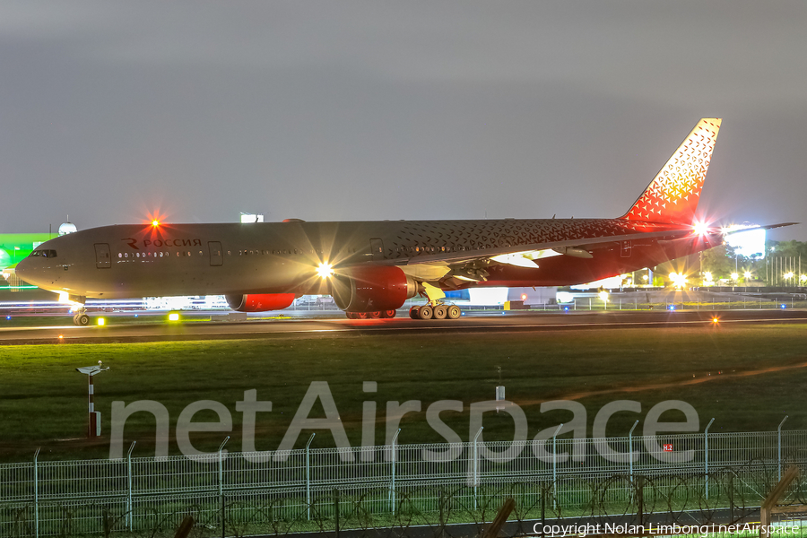 Rossiya - Russian Airlines Boeing 777-31H(ER) (EI-GES) | Photo 486465