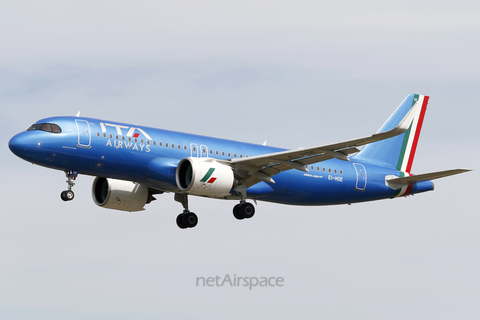 ITA Airways Airbus A320-272N (EI-HOE) at  Barcelona - El Prat, Spain