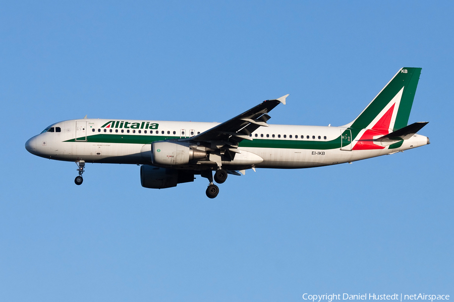 Alitalia Airbus A320-214 (EI-IKB) | Photo 643932
