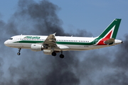 Alitalia Airbus A320-214 (EI-IKG) at  Barcelona - El Prat, Spain