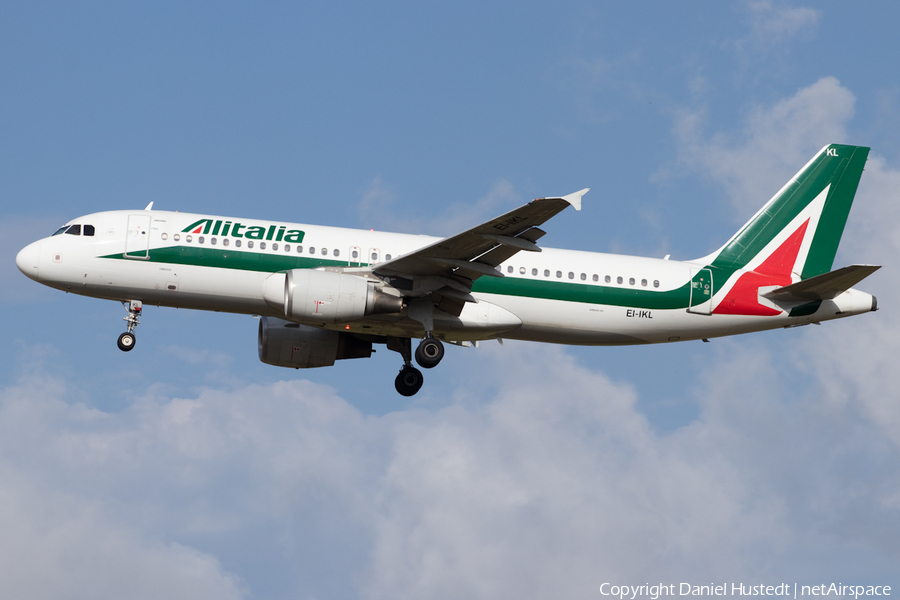 Alitalia Airbus A320-214 (EI-IKL) | Photo 529913