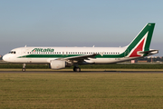 Alitalia Airbus A320-214 (EI-IKU) at  Amsterdam - Schiphol, Netherlands