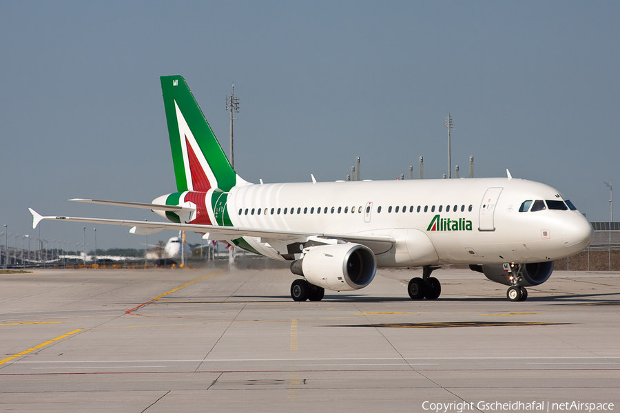 Alitalia Airbus A319-112 (EI-IMI) | Photo 85128