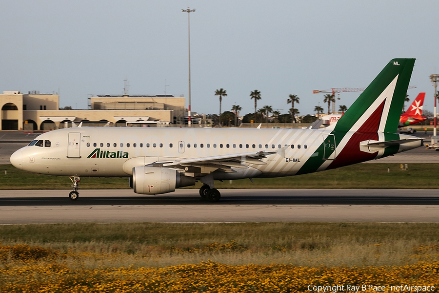 Alitalia Airbus A319-112 (EI-IML) | Photo 508027