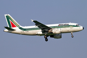 Alitalia Airbus A319-112 (EI-IMO) at  Amsterdam - Schiphol, Netherlands