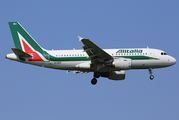 Alitalia Airbus A319-112 (EI-IMO) at  Copenhagen - Kastrup, Denmark