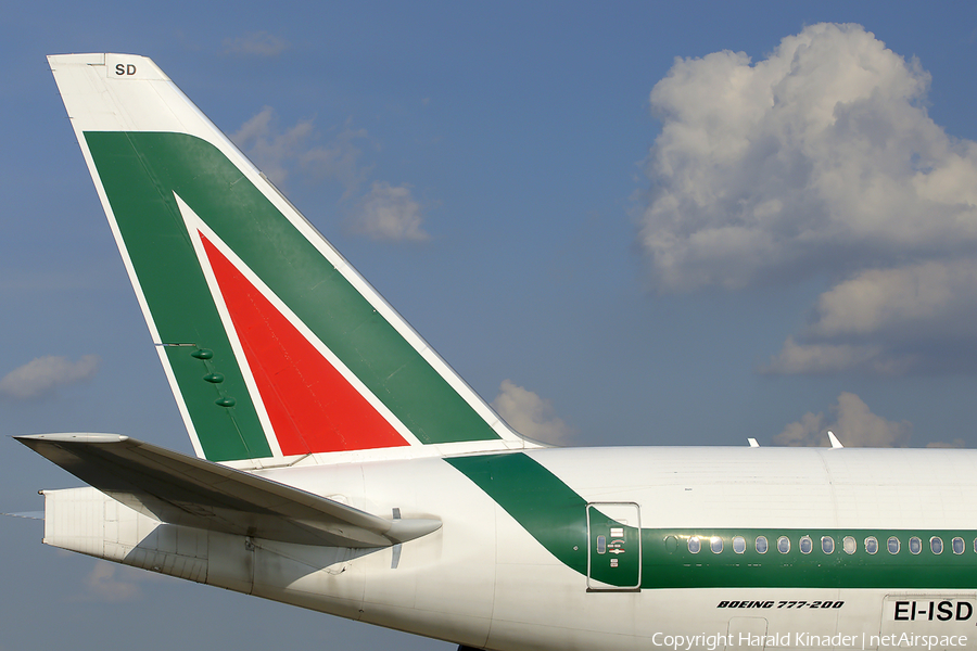 Alitalia Boeing 777-243(ER) (EI-ISD) | Photo 312395