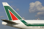 Alitalia Boeing 777-243(ER) (EI-ISD) at  Milan - Malpensa, Italy