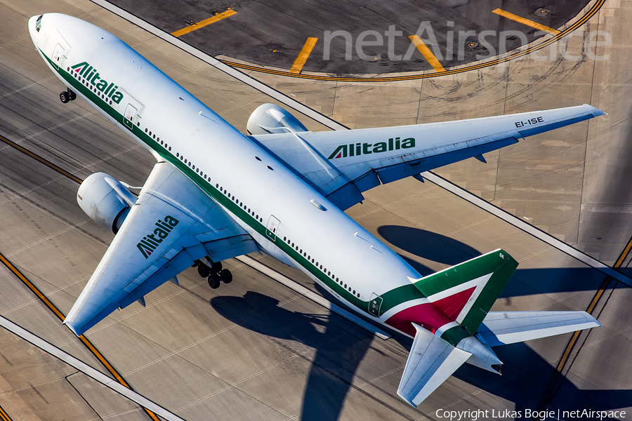 Alitalia Boeing 777-243(ER) (EI-ISE) | Photo 194010