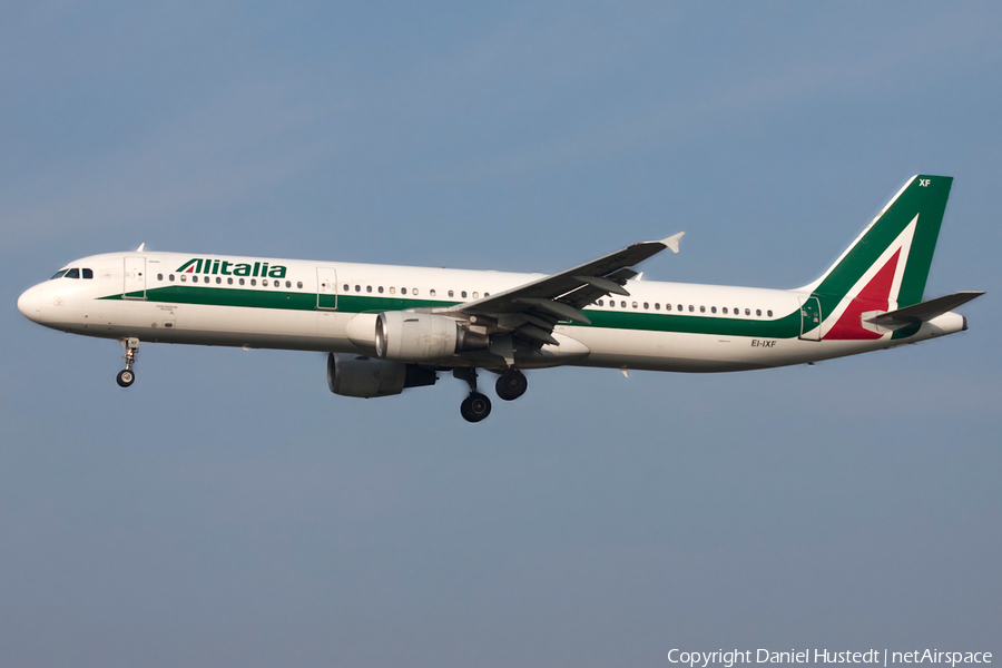 Alitalia Airbus A321-112 (EI-IXF) | Photo 659021