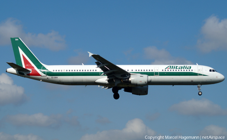 Alitalia Airbus A321-112 (EI-IXH) | Photo 121710