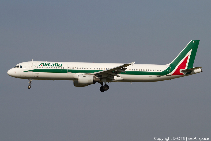 Alitalia Airbus A321-112 (EI-IXH) | Photo 384370